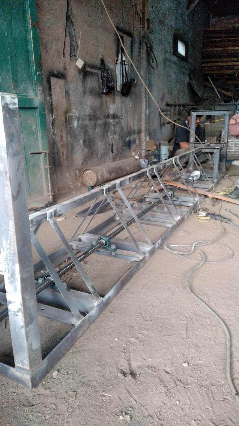 Mesin Perata Cor Jalan, Concrete Screeder